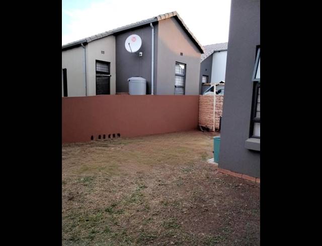 2 BEDROOM HOUSE FOR SALE IN SOUTH HILLS